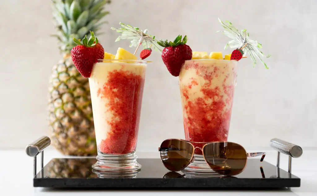 2 large glasses of Hawaii Mocktail