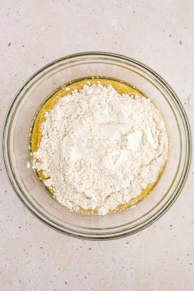 Mixing wet and dry ingredients