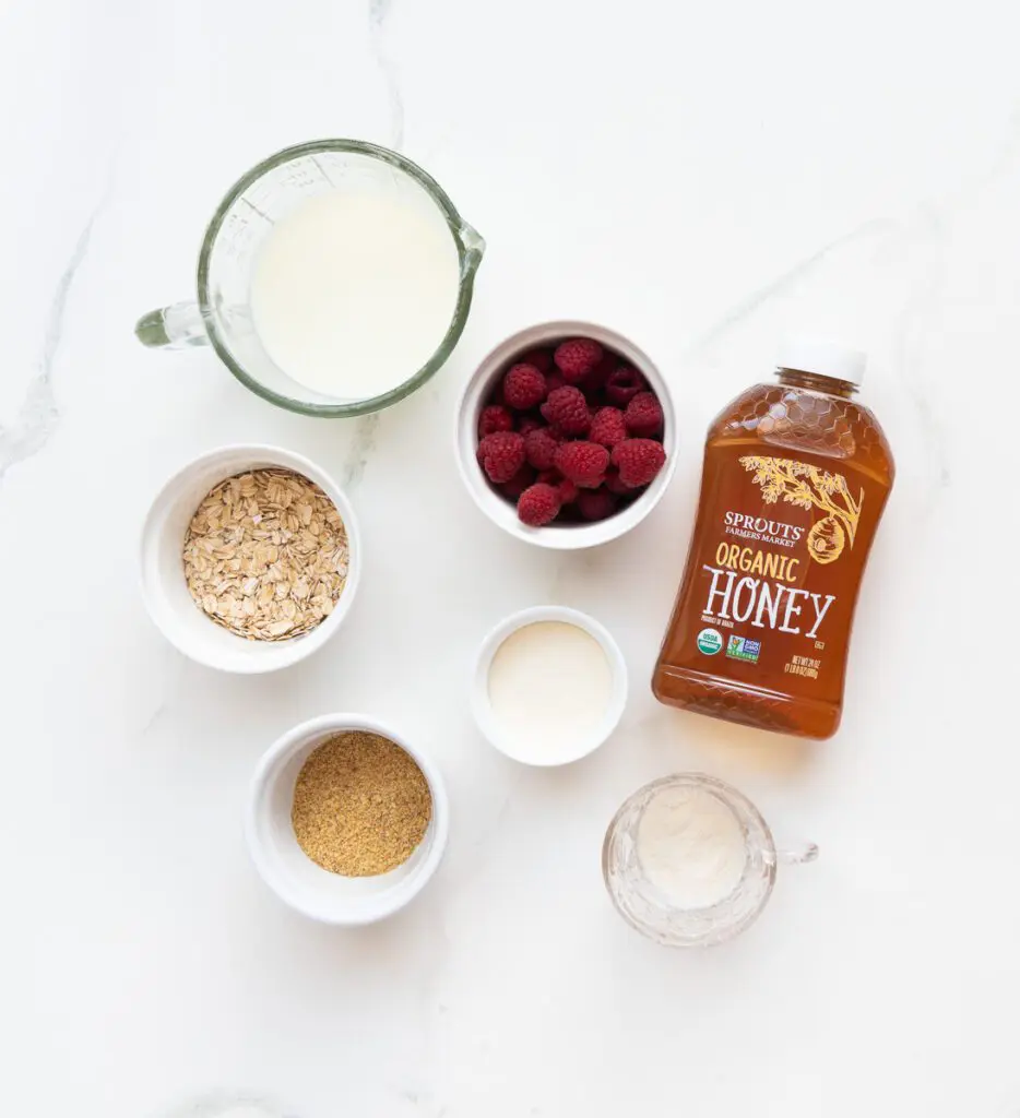 Ingredients for Kefir smoothie.