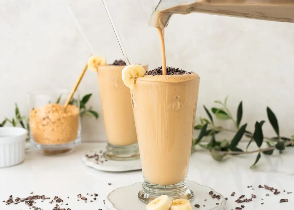 PB 2 Smoothie being poured