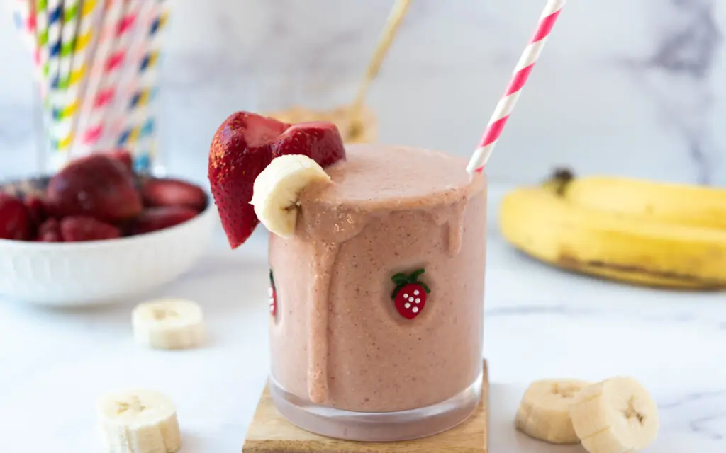 PB2 Smoothie with striped straw
