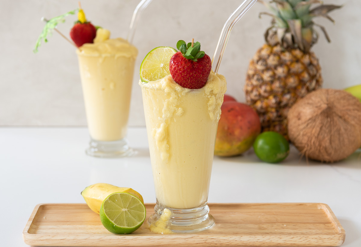The BEST Healthy Creamy Mango-Pineapple Smoothie
